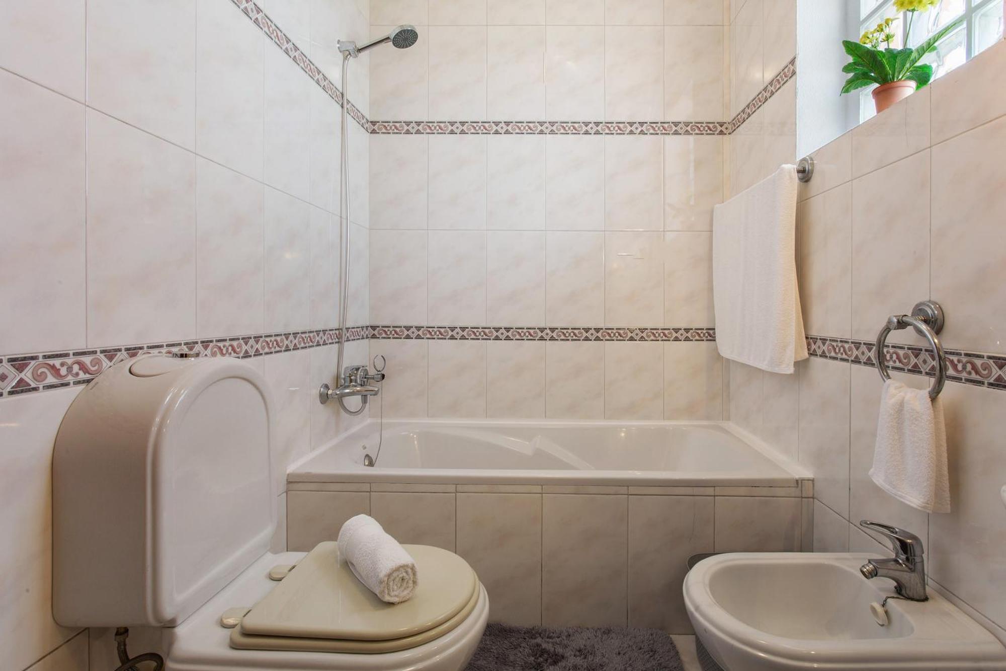Apartamento Maria Canhas ภายนอก รูปภาพ
