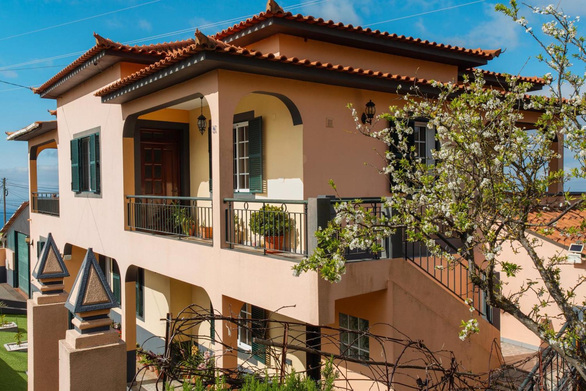 Apartamento Maria Canhas ภายนอก รูปภาพ